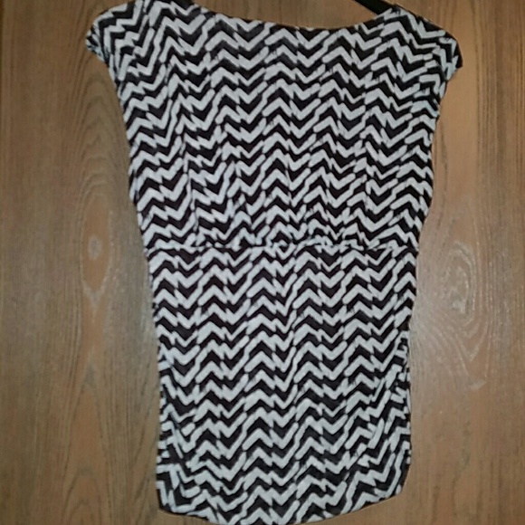 Kenneth Cole brown and tan print top(3 for $20) - Picture 6 of 6